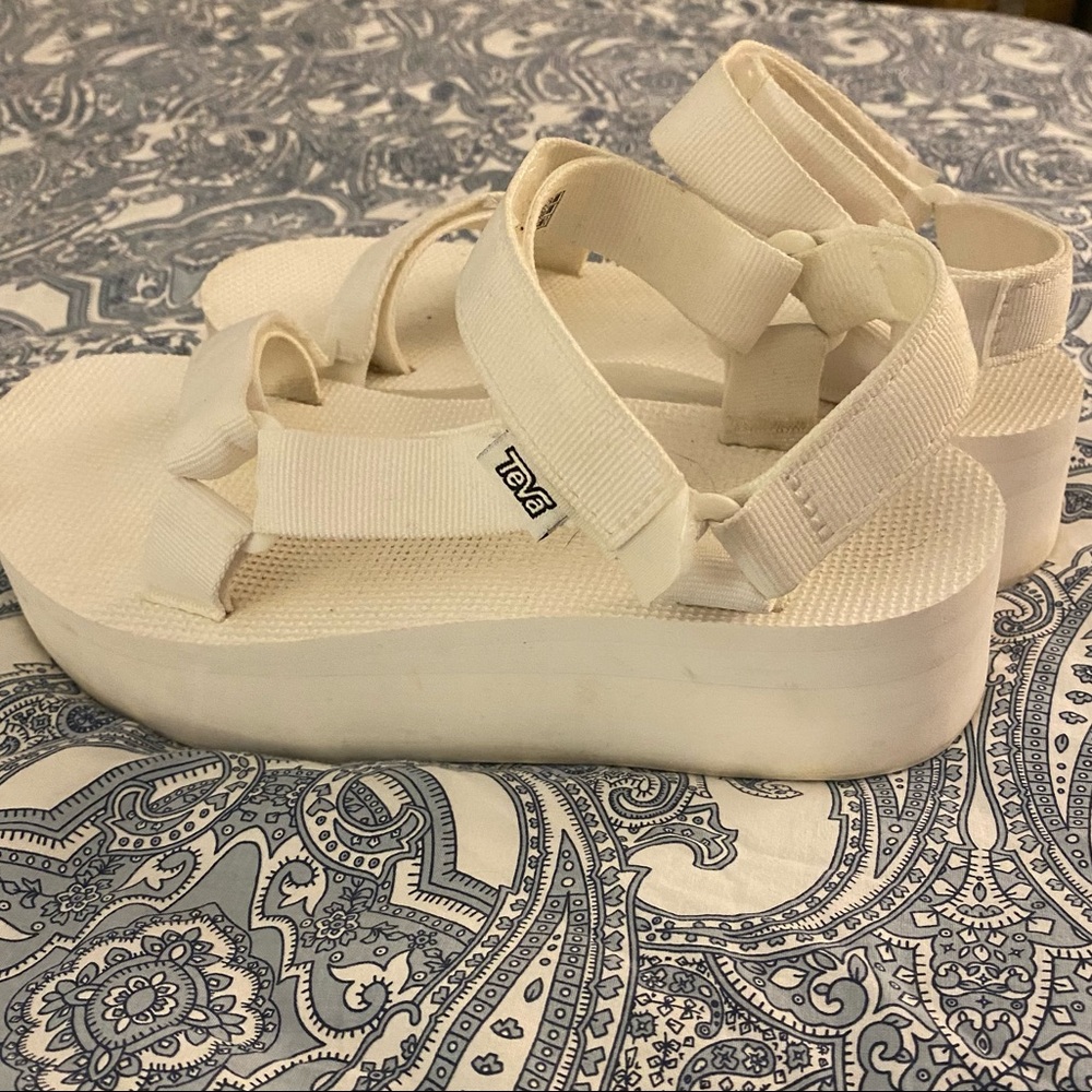 Platform Tevas